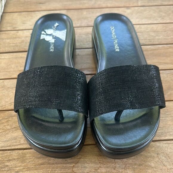Donald J. Pliner Thong Slip-On Black Sandals - Picture 1 of 6
